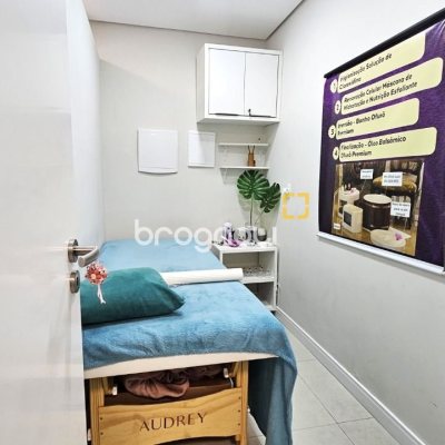 Prédio com 240m², 2 garagens, no bairro Jardim Atlântico em Florianópolis