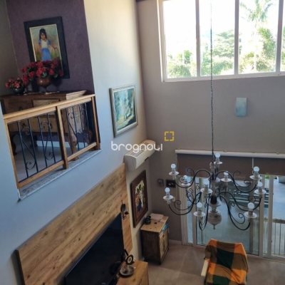 Casa com 567m², 4 quartos (sendo 2 suítes), 3 garagens, no bairro Ingleses em Florianópolis