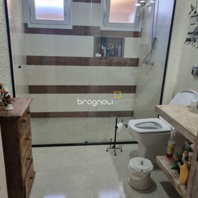 Casa com 567m², 4 quartos (sendo 2 suítes), 3 garagens, no bairro Ingleses em Florianópolis