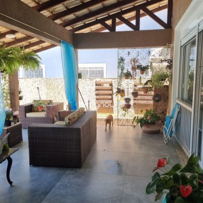Casa com 567m², 4 quartos (sendo 2 suítes), 3 garagens, no bairro Ingleses em Florianópolis