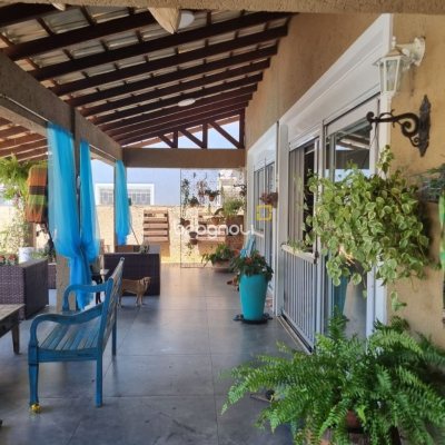 Casa com 567m², 4 quartos (sendo 2 suítes), 3 garagens, no bairro Ingleses em Florianópolis