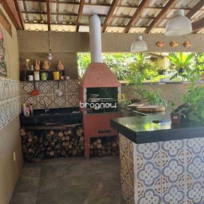 Casa com 567m², 4 quartos (sendo 2 suítes), 3 garagens, no bairro Ingleses em Florianópolis
