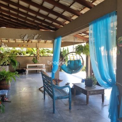 Casa com 567m², 4 quartos (sendo 2 suítes), 3 garagens, no bairro Ingleses em Florianópolis