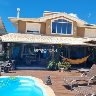 Casa com 567m², 4 quartos (sendo 2 suítes), 3 garagens, no bairro Ingleses em Florianópolis