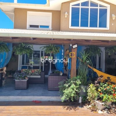 Casa com 567m², 4 quartos (sendo 2 suítes), 3 garagens, no bairro Ingleses em Florianópolis
