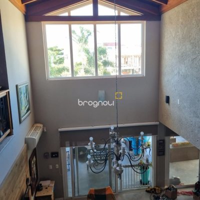 Casa com 567m², 4 quartos (sendo 2 suítes), 3 garagens, no bairro Ingleses em Florianópolis