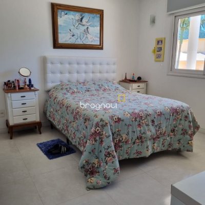 Casa com 567m², 4 quartos (sendo 2 suítes), 3 garagens, no bairro Ingleses em Florianópolis