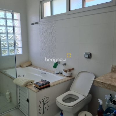 Casa com 567m², 4 quartos (sendo 2 suítes), 3 garagens, no bairro Ingleses em Florianópolis