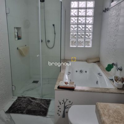 Casa com 567m², 4 quartos (sendo 2 suítes), 3 garagens, no bairro Ingleses em Florianópolis