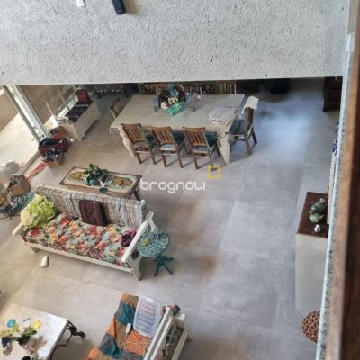 Casa com 567m², 4 quartos (sendo 2 suítes), 3 garagens, no bairro Ingleses em Florianópolis