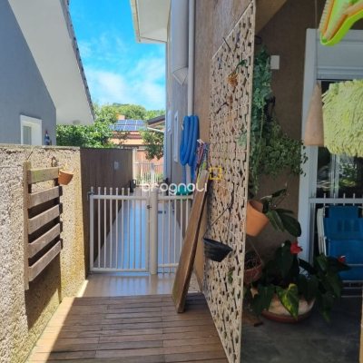 Casa com 567m², 4 quartos (sendo 2 suítes), 3 garagens, no bairro Ingleses em Florianópolis