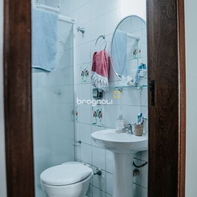 Casa de Condomínio com 300m², 4 quartos (sendo 1 suíte), 4 garagens, no bairro Rio Tavares em Florianópolis