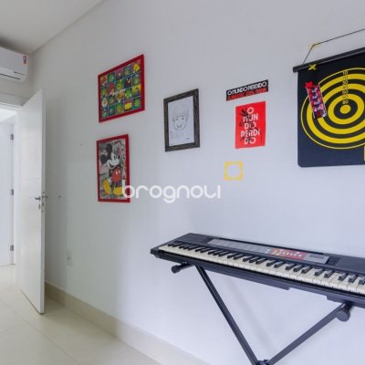 Casa com 393m², 5 quartos (sendo 4 suítes), 2 garagens, no bairro Jurerê Internacional em Florianópolis