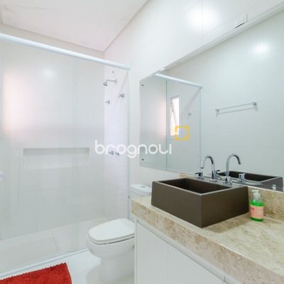 Casa com 393m², 5 quartos (sendo 4 suítes), 2 garagens, no bairro Jurerê Internacional em Florianópolis