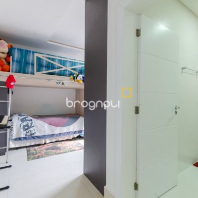 Casa com 393m², 5 quartos (sendo 4 suítes), 2 garagens, no bairro Jurerê Internacional em Florianópolis