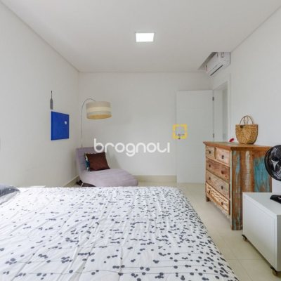 Casa com 393m², 5 quartos (sendo 4 suítes), 2 garagens, no bairro Jurerê Internacional em Florianópolis