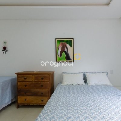 Casa com 393m², 5 quartos (sendo 4 suítes), 2 garagens, no bairro Jurerê Internacional em Florianópolis