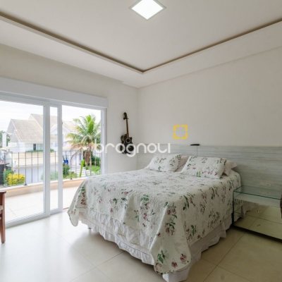 Casa com 393m², 5 quartos (sendo 4 suítes), 2 garagens, no bairro Jurerê Internacional em Florianópolis