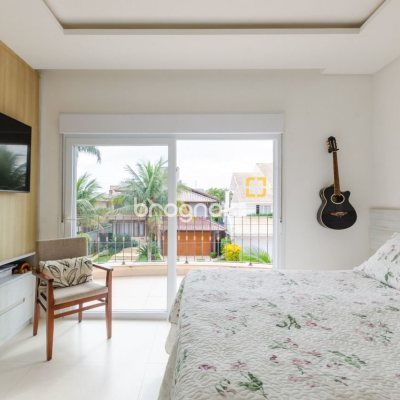 Casa com 393m², 5 quartos (sendo 4 suítes), 2 garagens, no bairro Jurerê Internacional em Florianópolis