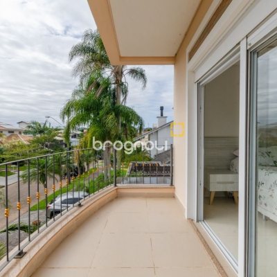 Casa com 393m², 5 quartos (sendo 4 suítes), 2 garagens, no bairro Jurerê Internacional em Florianópolis