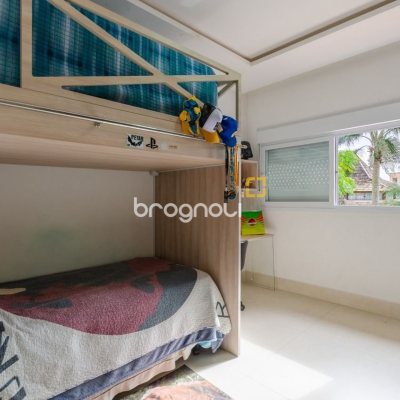 Casa com 393m², 5 quartos (sendo 4 suítes), 2 garagens, no bairro Jurerê Internacional em Florianópolis