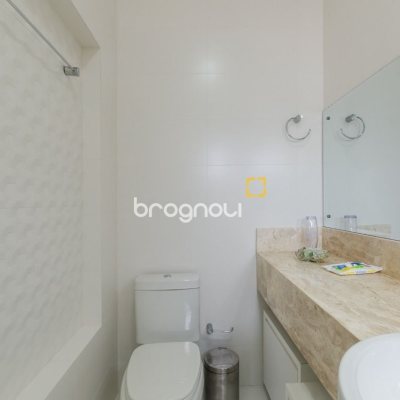 Casa com 393m², 5 quartos (sendo 4 suítes), 2 garagens, no bairro Jurerê Internacional em Florianópolis