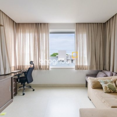 Casa com 393m², 5 quartos (sendo 4 suítes), 2 garagens, no bairro Jurerê Internacional em Florianópolis