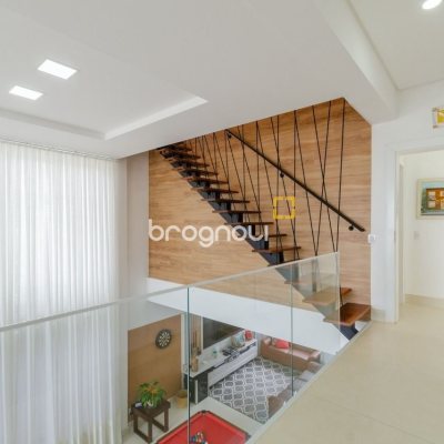 Casa com 393m², 5 quartos (sendo 4 suítes), 2 garagens, no bairro Jurerê Internacional em Florianópolis