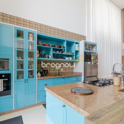 Casa com 393m², 5 quartos (sendo 4 suítes), 2 garagens, no bairro Jurerê Internacional em Florianópolis