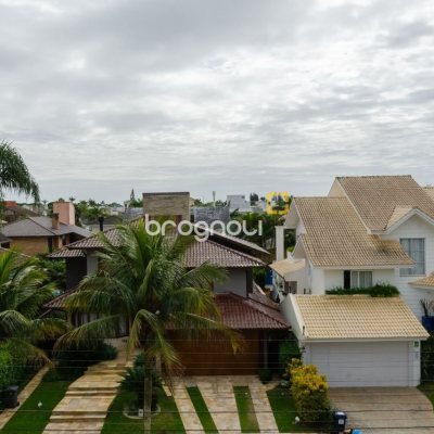 Casa com 393m², 5 quartos (sendo 4 suítes), 2 garagens, no bairro Jurerê Internacional em Florianópolis