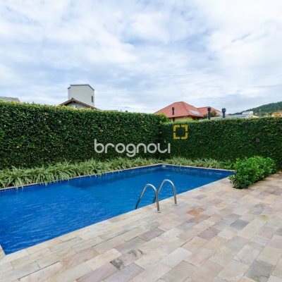 Casa com 393m², 5 quartos (sendo 4 suítes), 2 garagens, no bairro Jurerê Internacional em Florianópolis