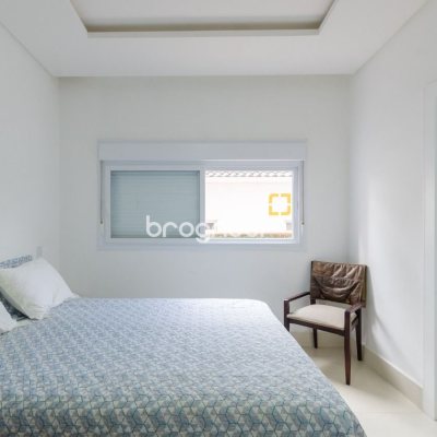 Casa com 393m², 5 quartos (sendo 4 suítes), 2 garagens, no bairro Jurerê Internacional em Florianópolis