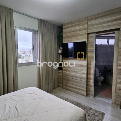 Apartamento com 114m², 3 quartos (sendo 1 suíte), 2 garagens, no bairro Coqueiros em Florianópolis