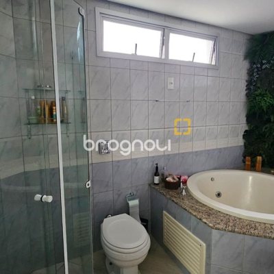Apartamento com 114m², 3 quartos (sendo 1 suíte), 2 garagens, no bairro Coqueiros em Florianópolis