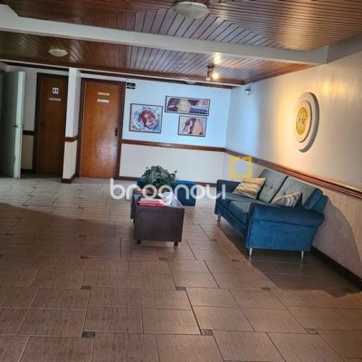 Apartamento com 114m², 3 quartos (sendo 1 suíte), 2 garagens, no bairro Coqueiros em Florianópolis