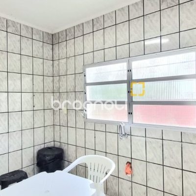 Casa com 100m², 5 quartos, 3 garagens, no bairro Carvoeira em Florianópolis