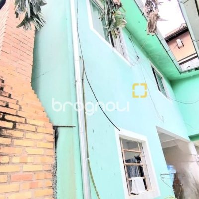 Casa com 100m², 5 quartos, 3 garagens, no bairro Carvoeira em Florianópolis