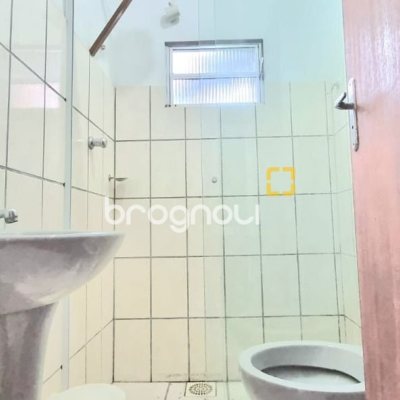 Casa com 100m², 5 quartos, 3 garagens, no bairro Carvoeira em Florianópolis