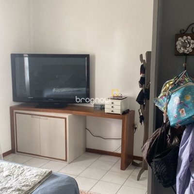 Casa com 295m², 5 quartos (sendo 2 suítes), no bairro Córrego Grande em Florianópolis