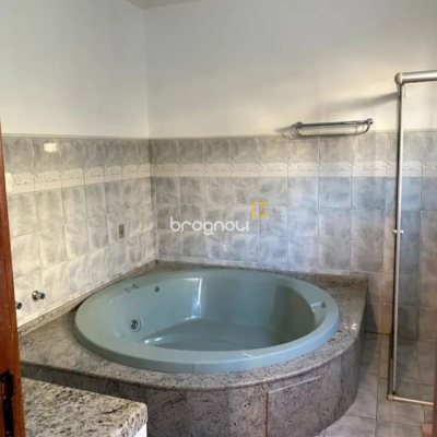 Casa com 295m², no bairro Córrego Grande em Florianópolis