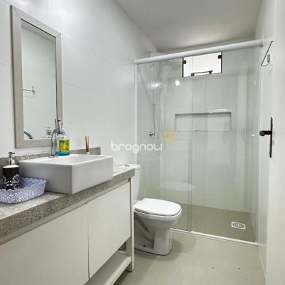 Casa com 125m², 4 quartos, 5 garagens, no bairro Lagoa da Conceição em Florianópolis