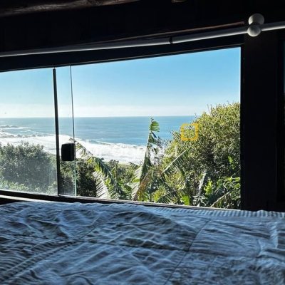 Casa com 125m², 4 quartos, 5 garagens, no bairro Lagoa da Conceição em Florianópolis