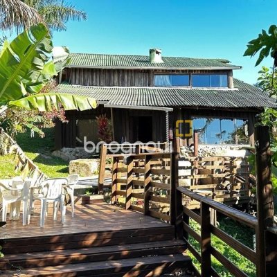 Casa com 125m², 4 quartos, 5 garagens, no bairro Lagoa da Conceição em Florianópolis