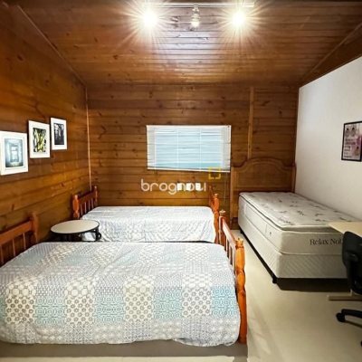 Casa com 125m², 4 quartos, 5 garagens, no bairro Lagoa da Conceição em Florianópolis