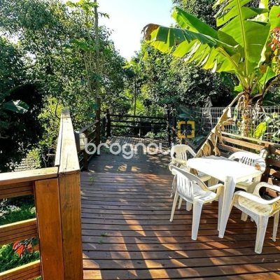 Casa com 125m², 4 quartos, 5 garagens, no bairro Lagoa da Conceição em Florianópolis