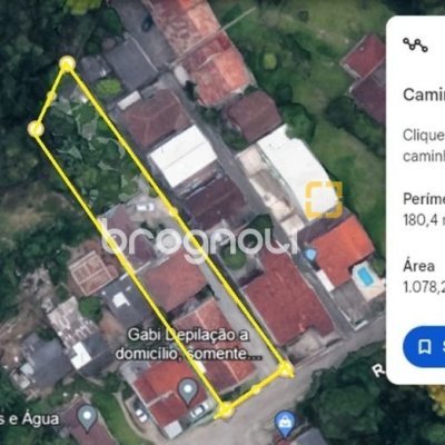 Casa com 290m², 8 quartos (sendo 2 suítes), 10 garagens, no bairro Córrego Grande em Florianópolis