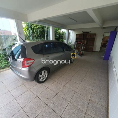 Casa com 349m², 6 quartos (sendo 2 suítes), 3 garagens, no bairro Carvoeira em Florianópolis