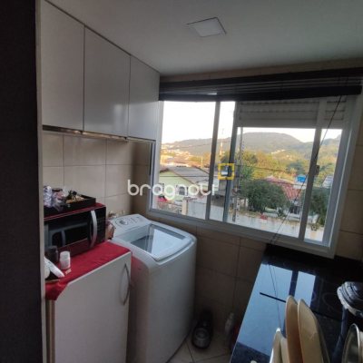 Apartamento com 61m², 2 quartos, 1 garagem, no bairro Potecas em São José