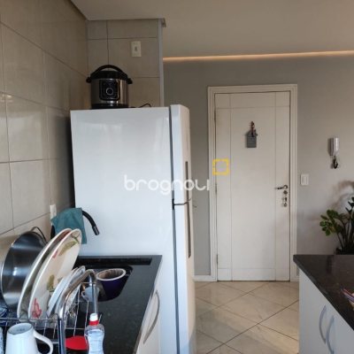 Apartamento com 61m², 2 quartos, 1 garagem, no bairro Potecas em São José