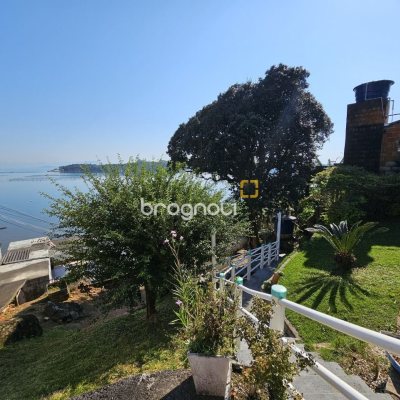Casa com 150m², 3 quartos (sendo 1 suíte), 2 garagens, no bairro Ribeirão da Ilha em Florianópolis